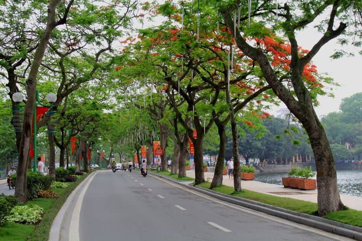 Đường Thanh Niên- Con đường lãng mạng nhất thủ đô