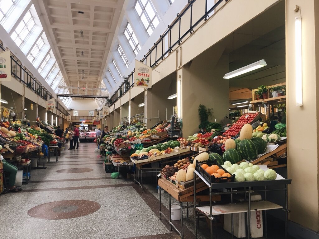 Chợ địa phương ở Saint Petersburg là nơi thích hợp để tìm một số quà tặng xinh xắn