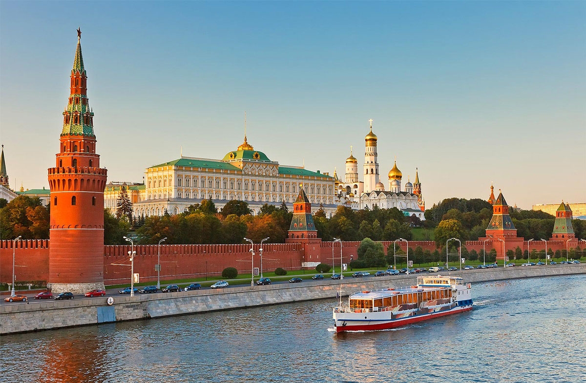 Bên ngoài cung điện kremlin