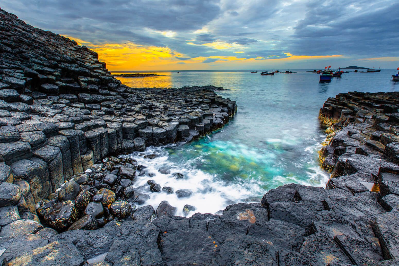 Chiêm ngưỡng kiệt tác Gành Đá Đĩa Phú Yên top 10 Gành đá dĩa đẹp nhất thế  giới