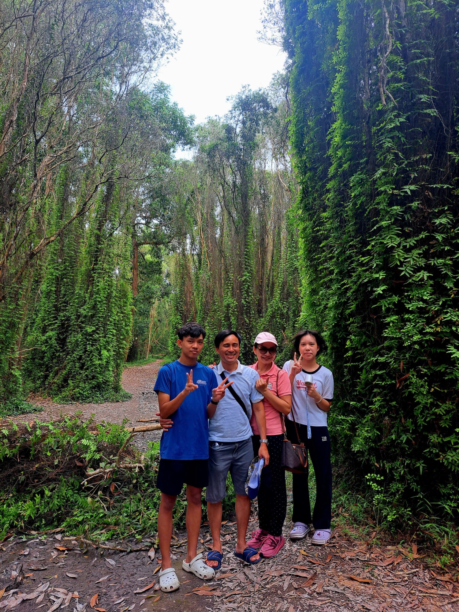  Trekking tham quan rừng Phước Bửu 2 Ngày 1 Đêm