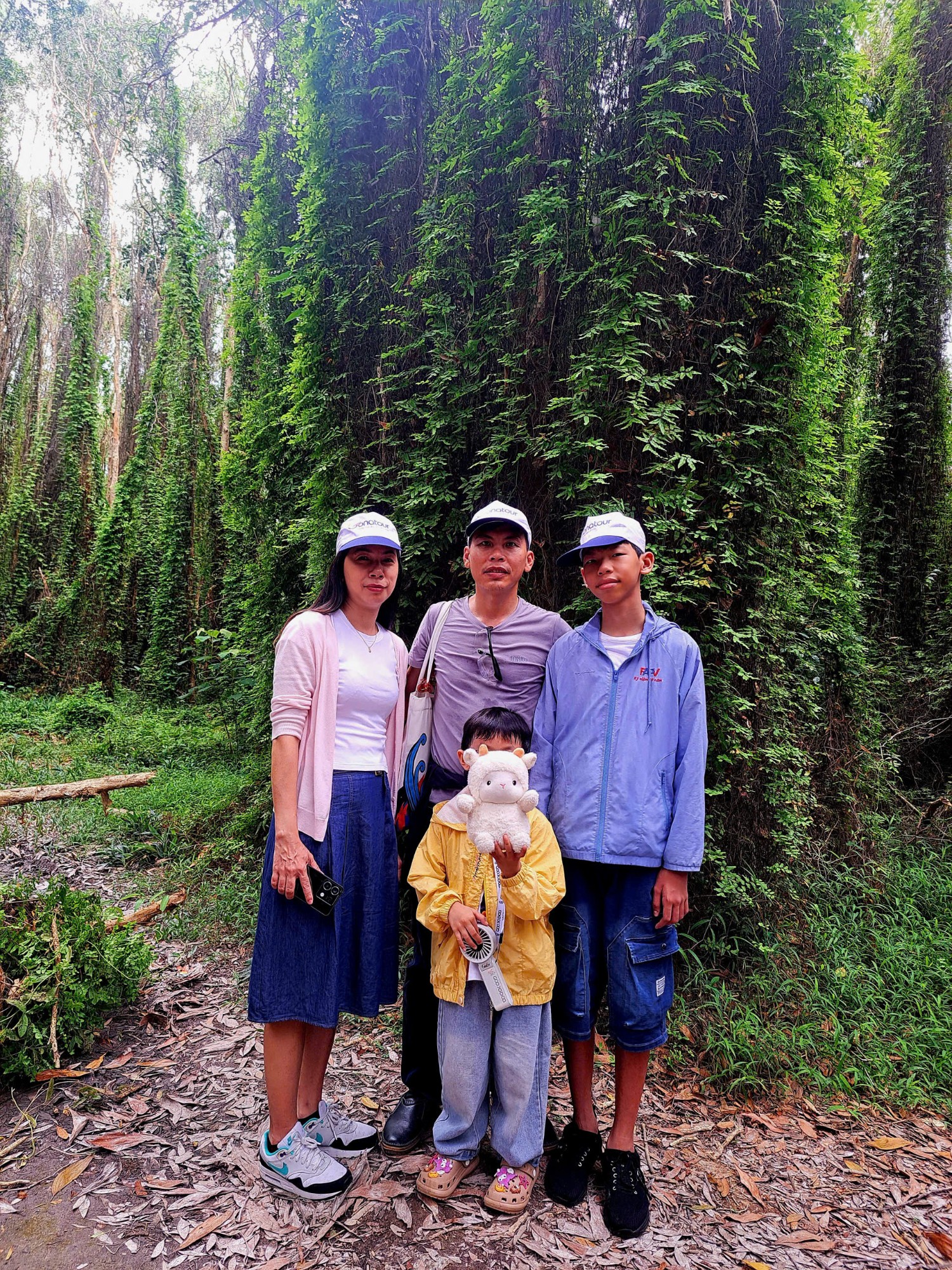  Trekking tham quan rừng Phước Bửu 2 Ngày 1 Đêm